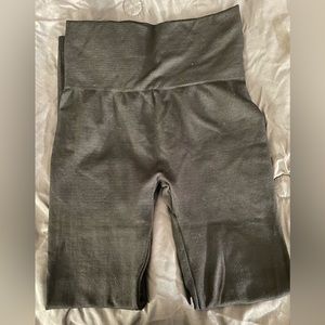 High waisted leggings